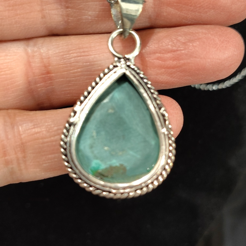 Malachite Pendant Necklace - Picture 5 of 5